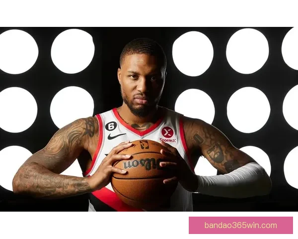 杨瀚森女友与利拉德儿子欢乐互动社媒晒温馨合影瞬间